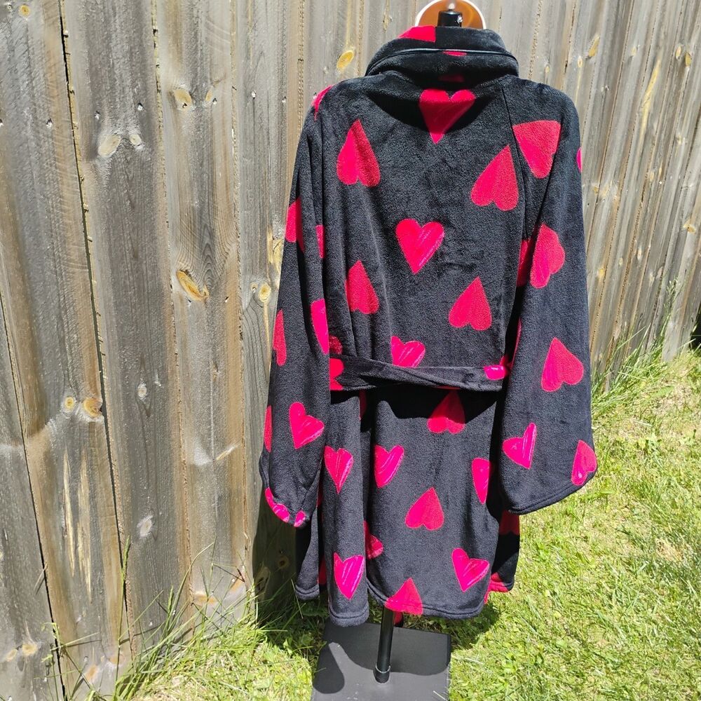 Victoria Secret Cozy Plush Short Robe XL XXL Black Red Heart Fleece Lounge - Picture 6 of 10